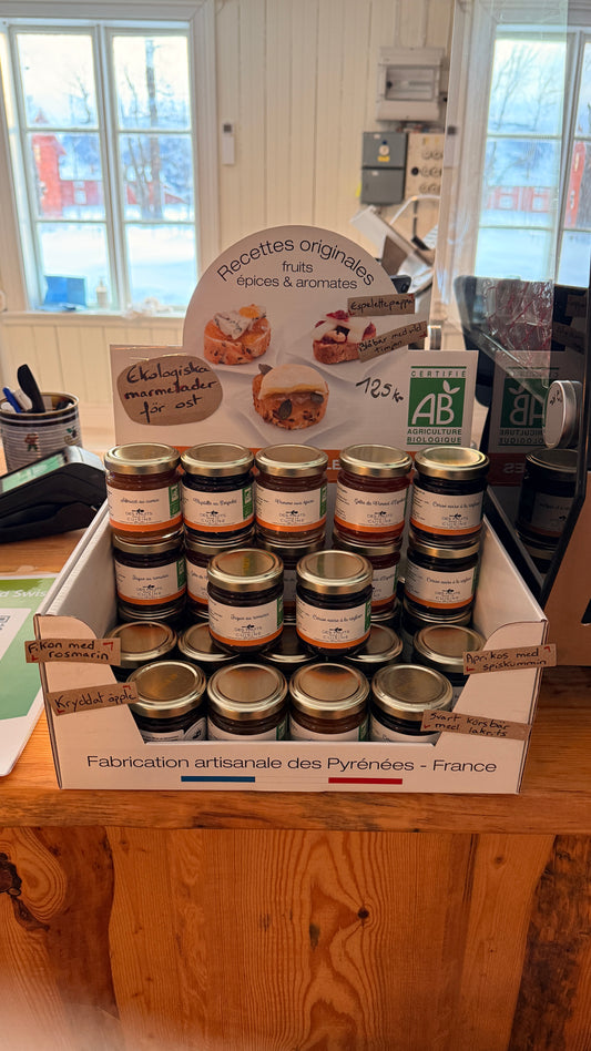 Assortiment av ekologiska marmelader för ost