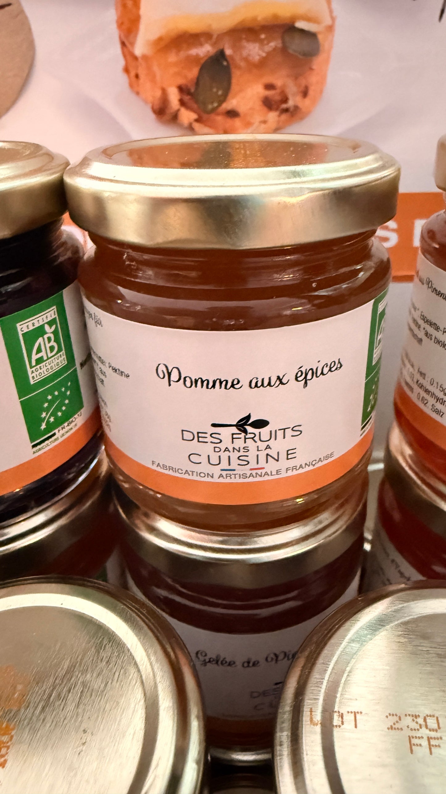Assortiment av ekologiska marmelader för ost